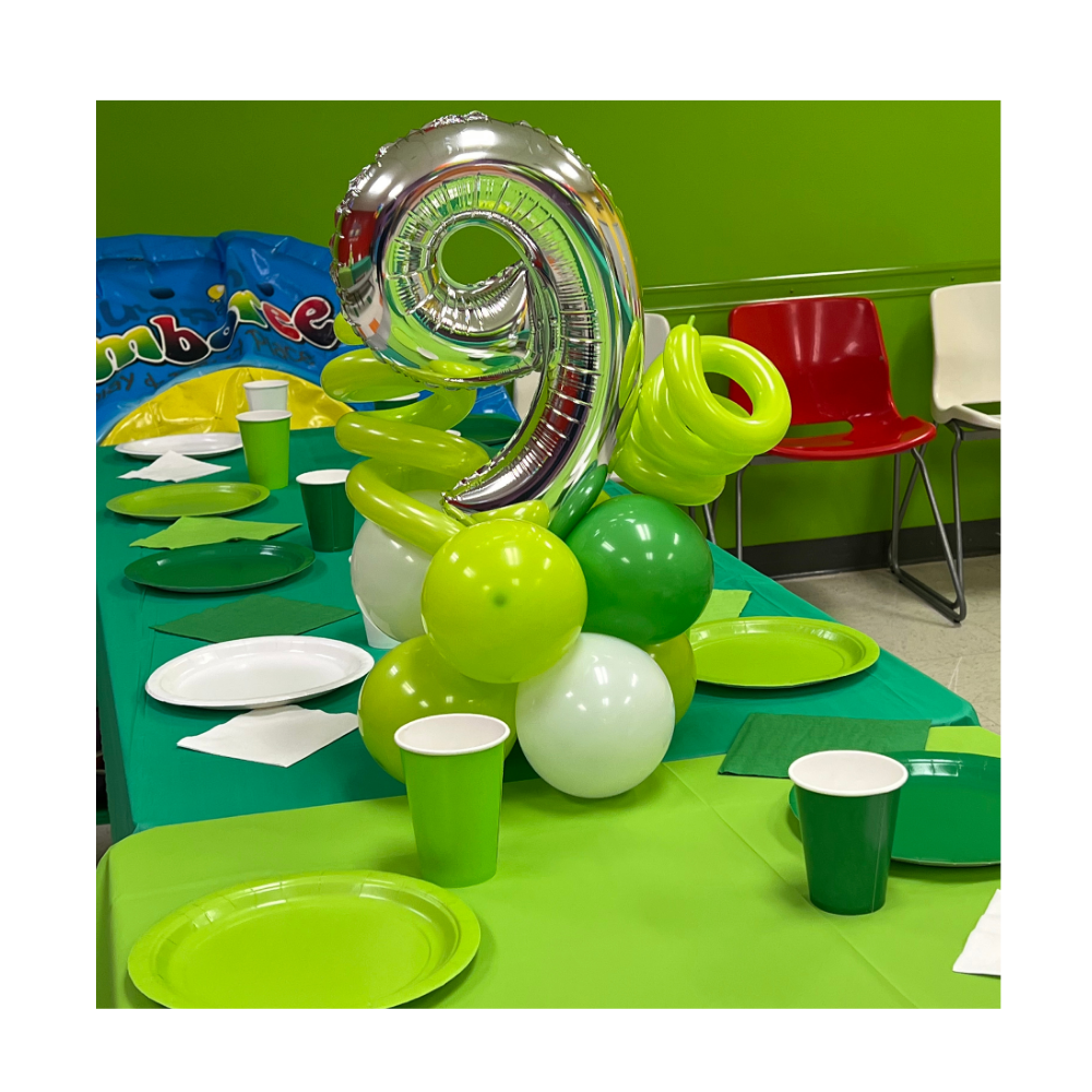 birthday table set up for a 9th birthday